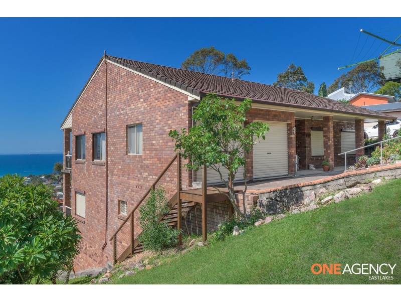 11 Scenic Drive, Caves Beach NSW 2281