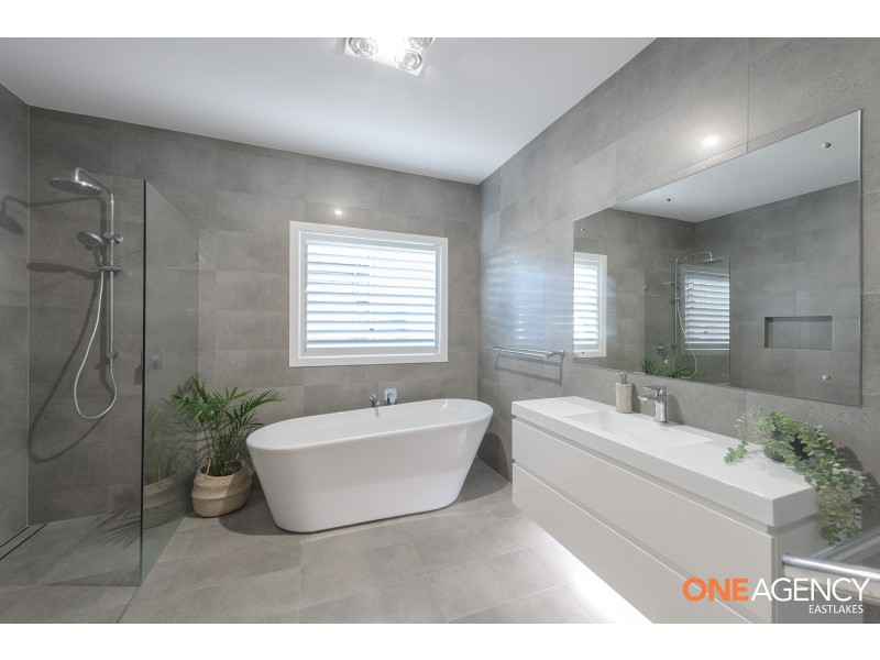 12 Bentwing Parade, Murrays Beach NSW 2281