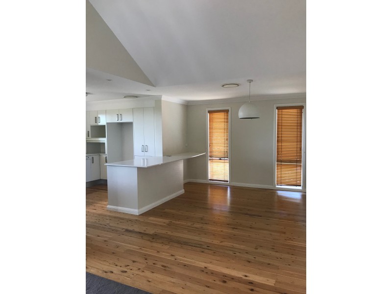 98 Grandview Road, New Lambton Heights NSW 2305