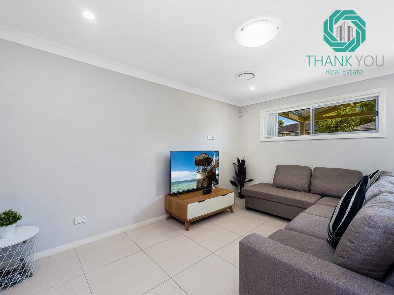 1 Varsha Glade, Woodcroft NSW 2767