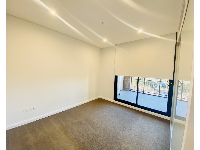 712/5 Maple Tree Road, Westmead NSW 2145