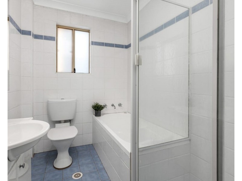 13/241-243 Old Windsor Road, Old Toongabbie NSW 2146