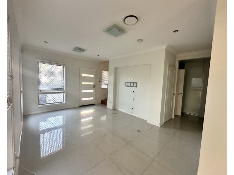 6/61 Portico Parade, Toongabbie NSW 2146