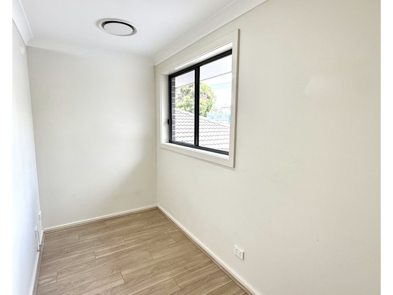 219 Old Windsor Road, Northmead NSW 2152