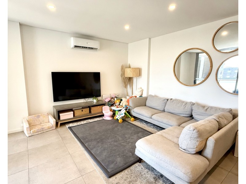 204/9 Harvey Place, Toongabbie NSW 2146