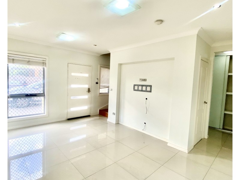 6/61 Portico Parade, Toongabbie NSW 2146