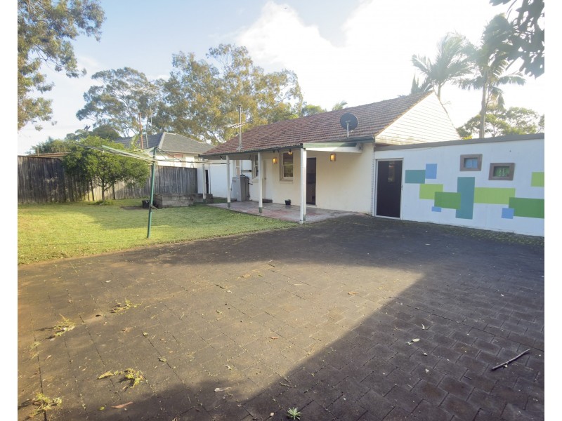 23 Favell Street, Toongabbie NSW 2146