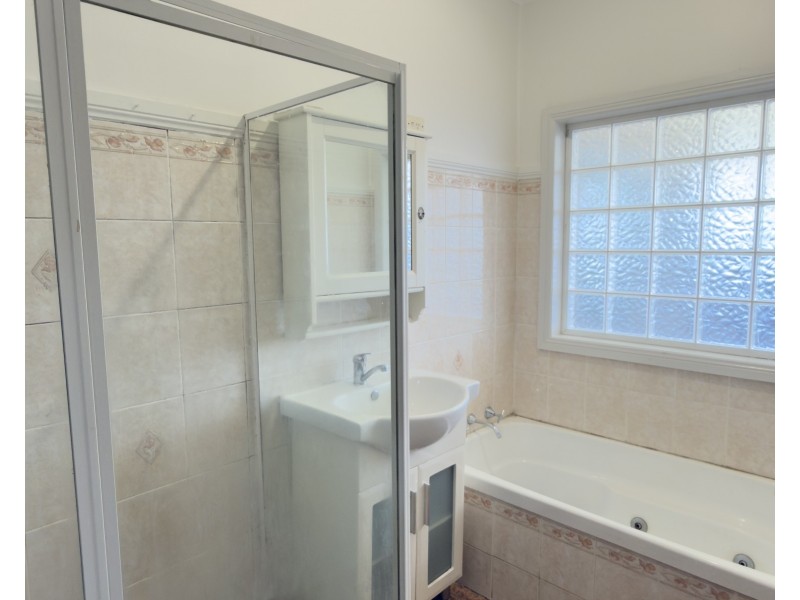 2 Bogalara Road, Old Toongabbie NSW 2146
