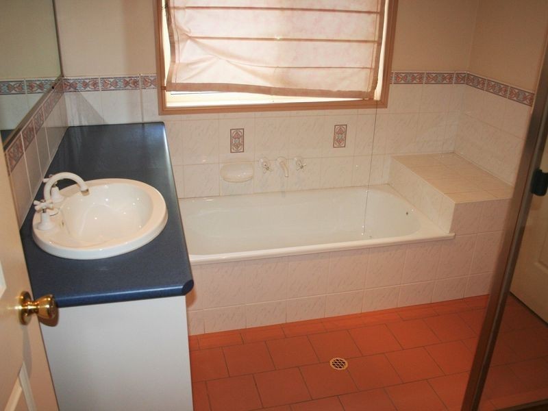 28 Shannon Court, Oakey QLD 4401
