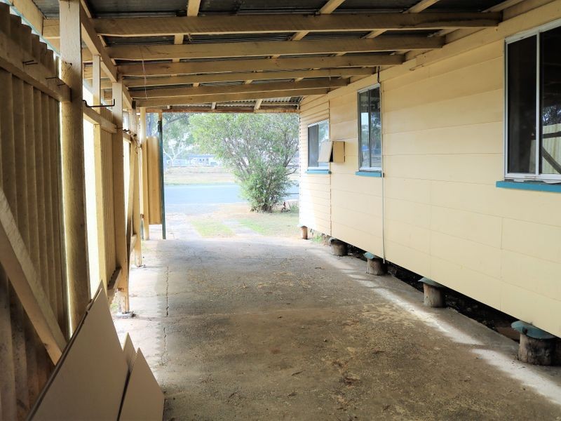 147 Bridge Street, Oakey QLD 4401