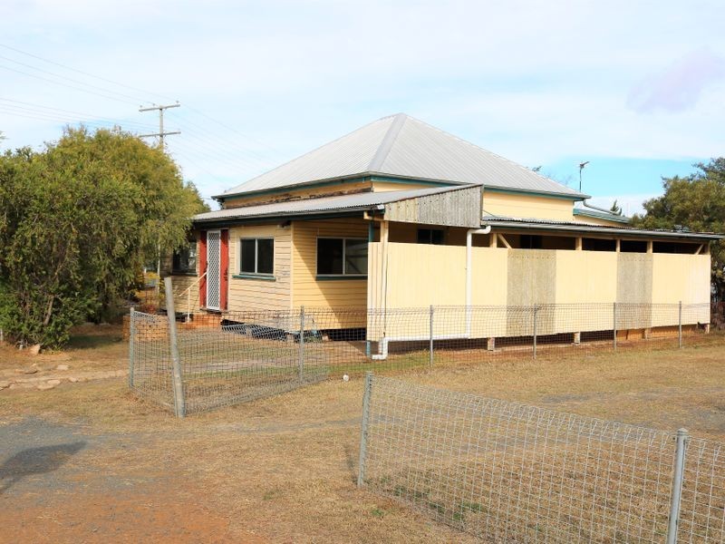 147 Bridge Street, Oakey QLD 4401