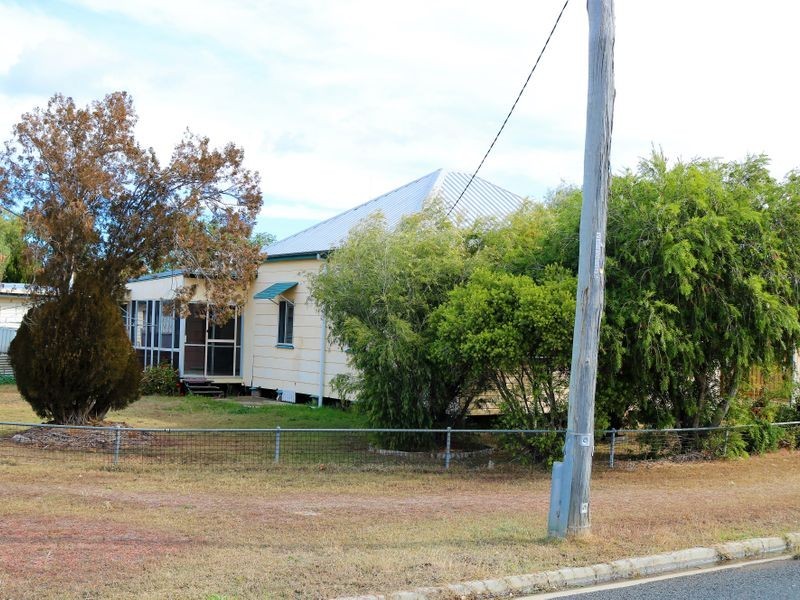 147 Bridge Street, Oakey QLD 4401