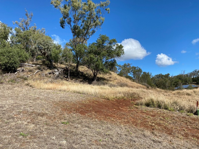 12 Mountain View Drive, Oakey QLD 4401