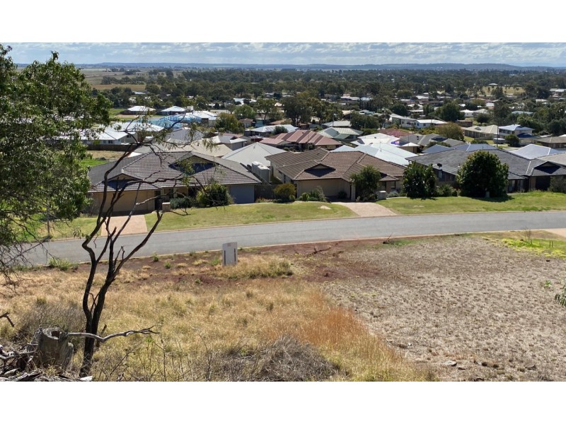 12 Mountain View Drive, Oakey QLD 4401