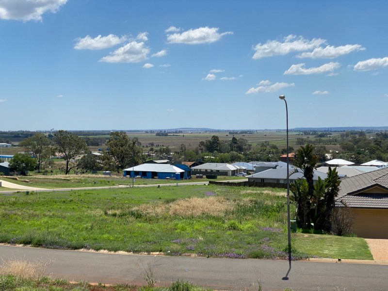 12 Mountain View Drive, Oakey QLD 4401