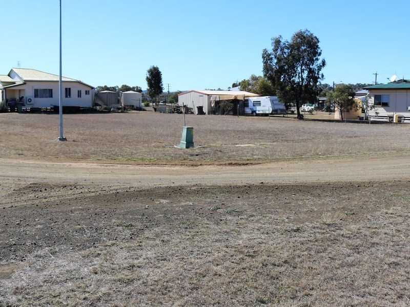 1 Moore Street, Kulpi QLD 4352