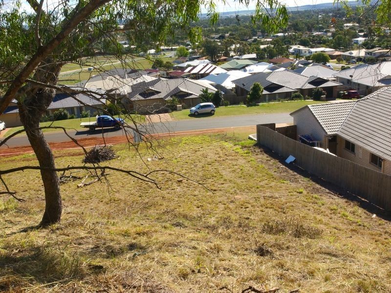 10 Mountain View Drive, Oakey QLD 4401