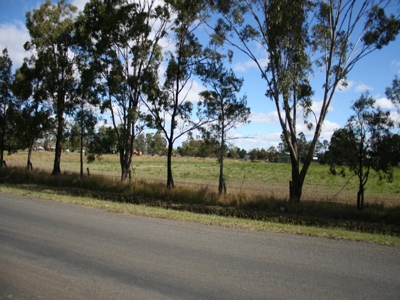 22 Sexton Weise Road, Oakey QLD 4401