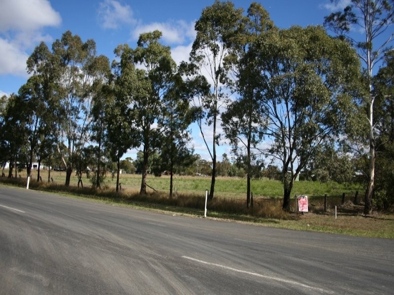 22 Sexton Weise Road, Oakey QLD 4401