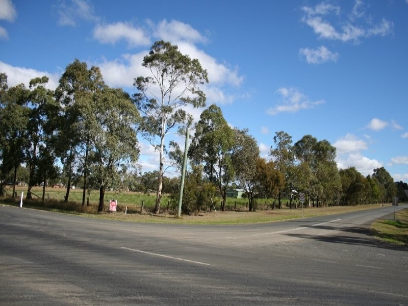 22 Sexton Weise Road, Oakey QLD 4401