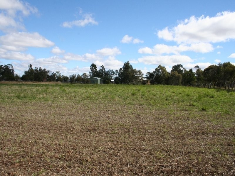 22 Sexton Weise Road, Oakey QLD 4401
