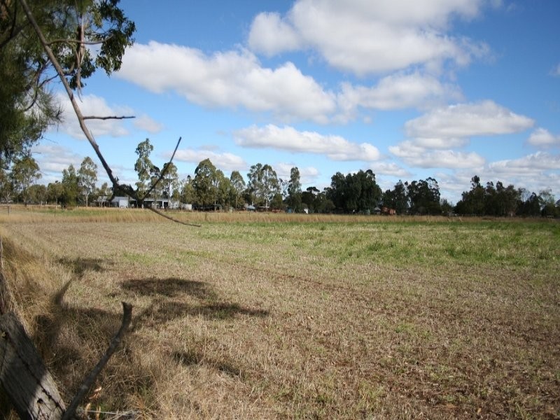 22 Sexton Weise Road, Oakey QLD 4401