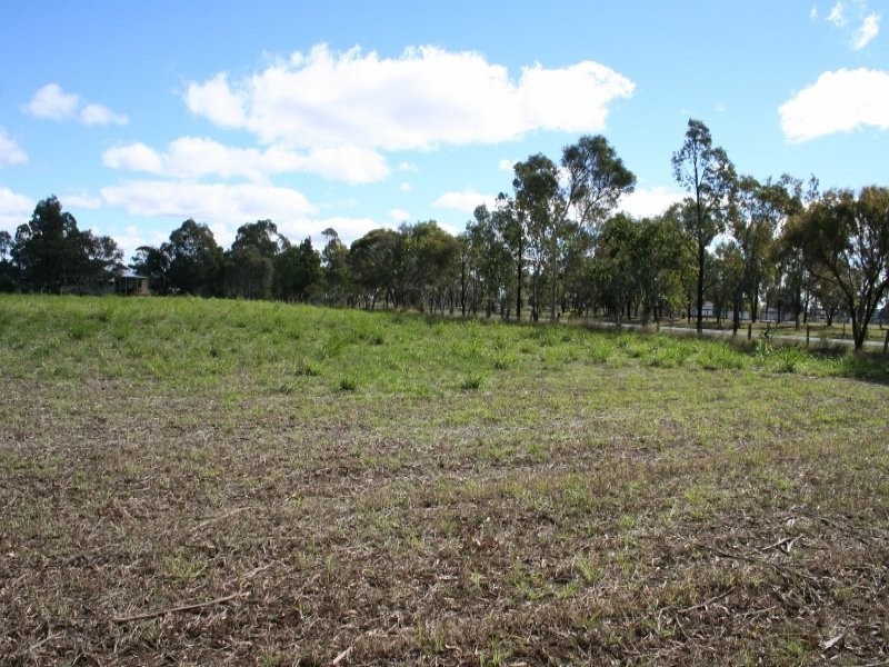 22 Sexton Weise Road, Oakey QLD 4401