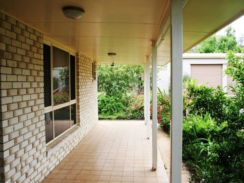 33 Werth Street, Oakey QLD 4401
