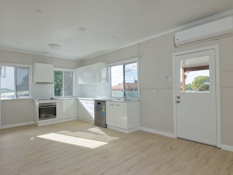 13 Toowoomba Road, Oakey QLD 4401