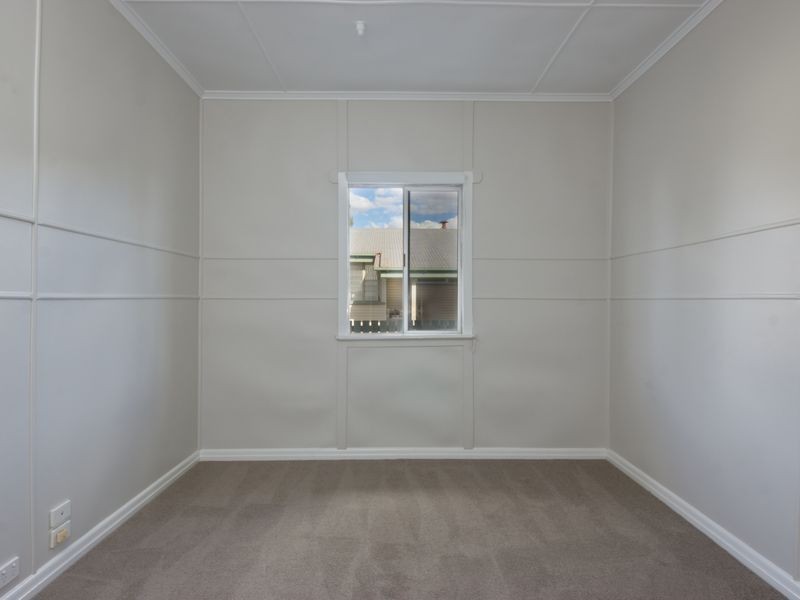 13 Toowoomba Road, Oakey QLD 4401