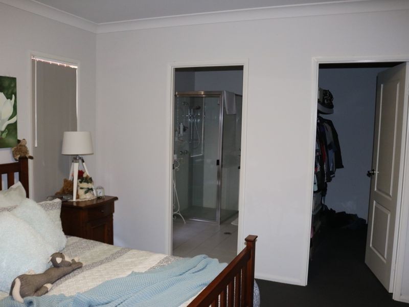 16 Murray Street, Oakey QLD 4401