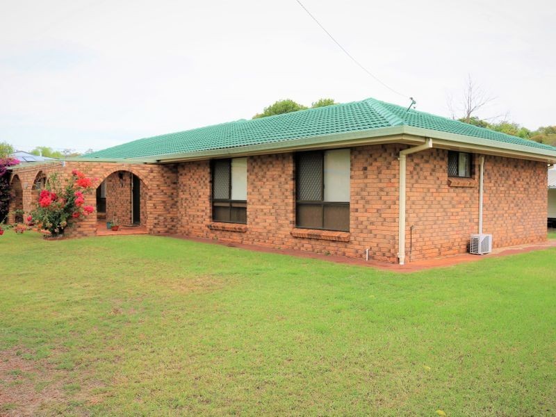 87 Proposch Street, Oakey QLD 4401