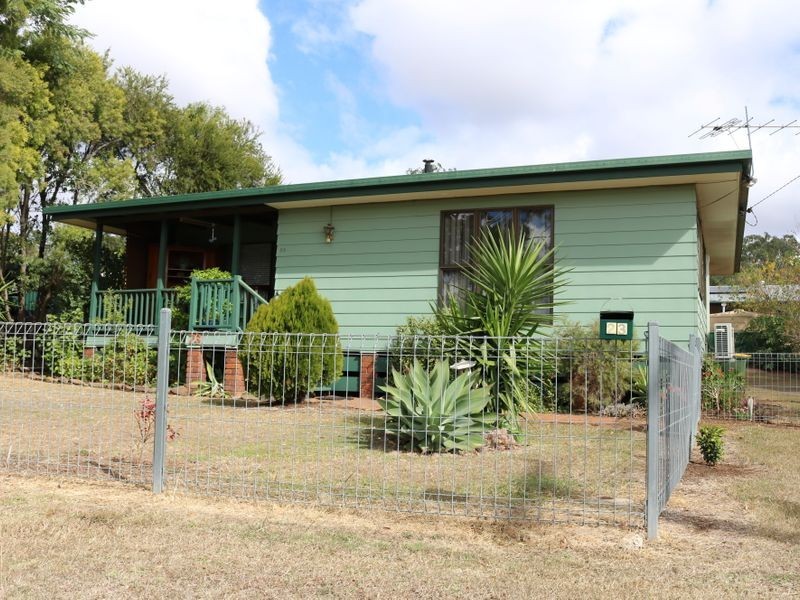 23 Werth Street, Oakey QLD 4401
