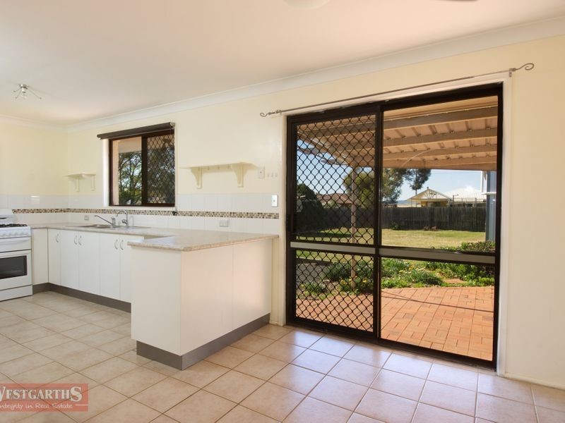 92 Proposch Street, Oakey QLD 4401