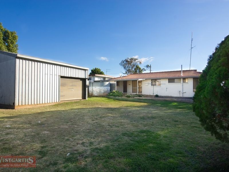 92 Proposch Street, Oakey QLD 4401