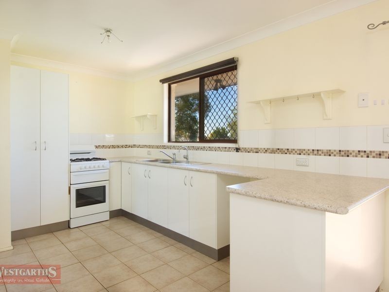 92 Proposch Street, Oakey QLD 4401