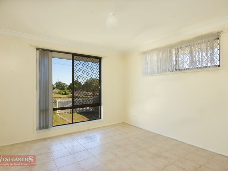 92 Proposch Street, Oakey QLD 4401