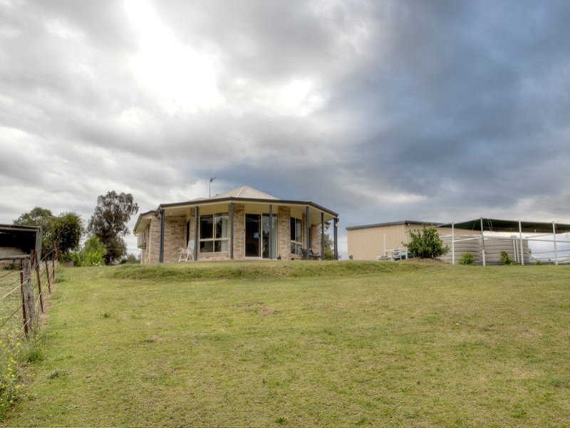10 Cunningham Street, Oakey QLD 4401