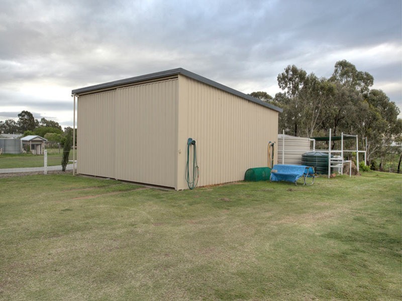 10 Cunningham Street, Oakey QLD 4401