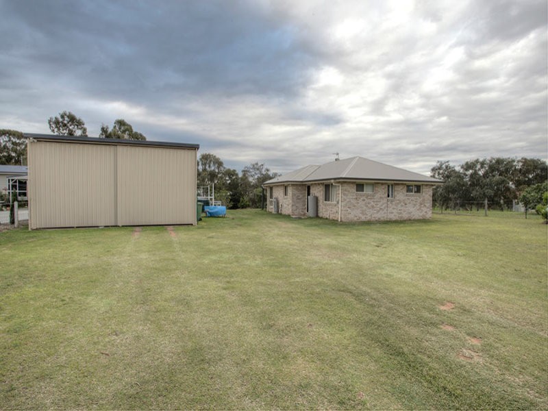 10 Cunningham Street, Oakey QLD 4401