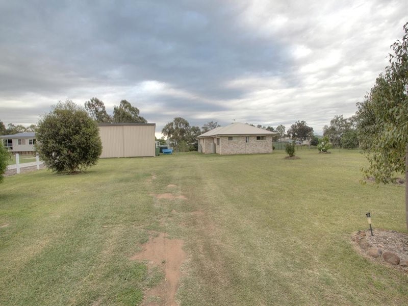 10 Cunningham Street, Oakey QLD 4401