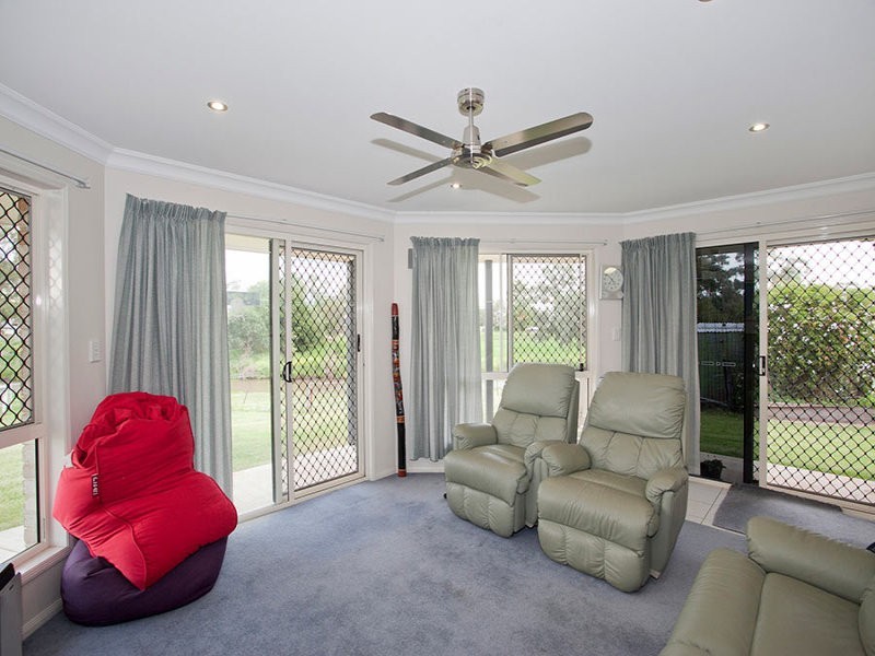 10 Cunningham Street, Oakey QLD 4401