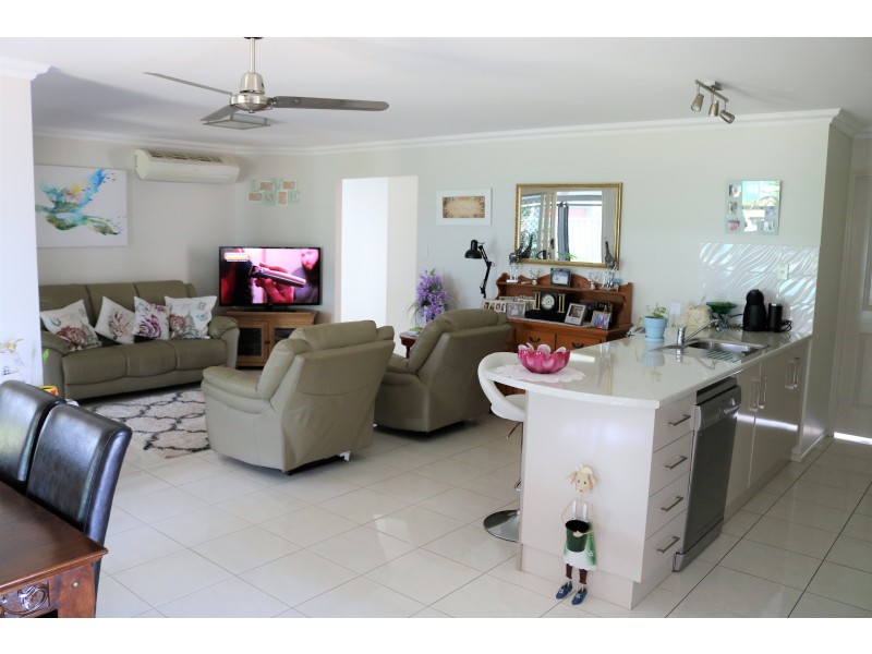 9 Debbie Court, Oakey QLD 4401