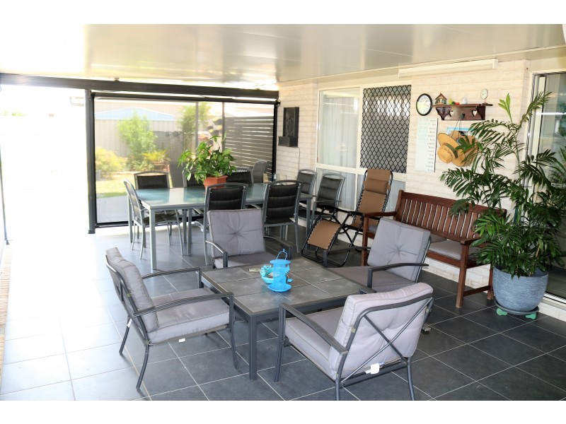 9 Debbie Court, Oakey QLD 4401