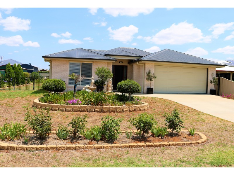 9 Debbie Court, Oakey QLD 4401