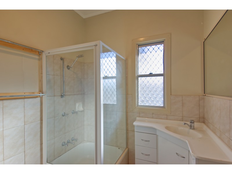 43 Helen Street, Harristown QLD 4350