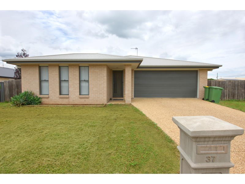 37 Murray Street, Oakey QLD 4401