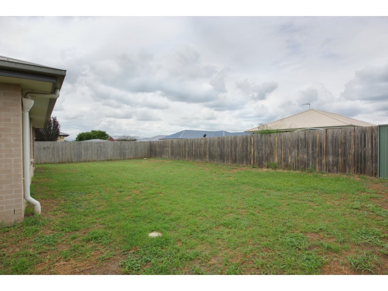 37 Murray Street, Oakey QLD 4401