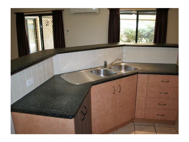 11 Langton Crescent, Oakey QLD 4401