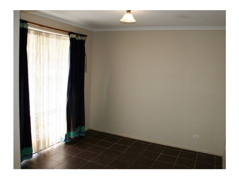 11 Langton Crescent, Oakey QLD 4401